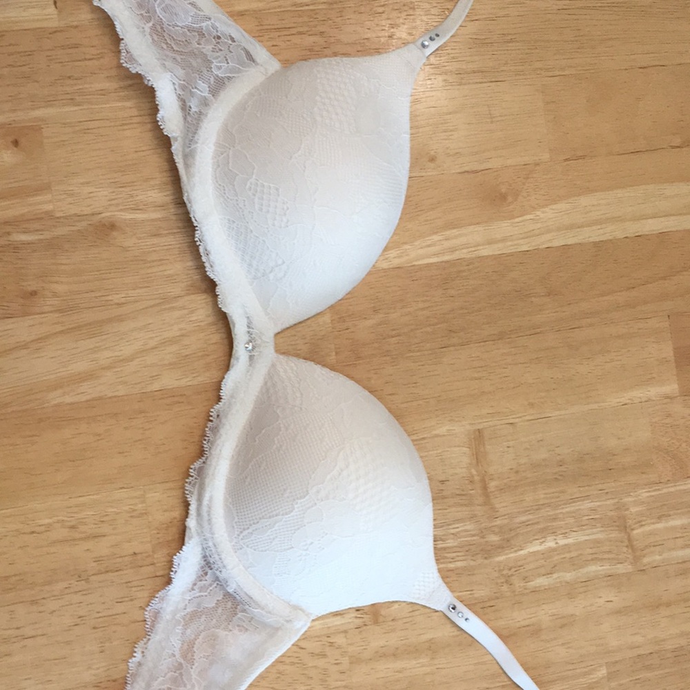 White lace Victoria’s Secret Biofit push-up bra